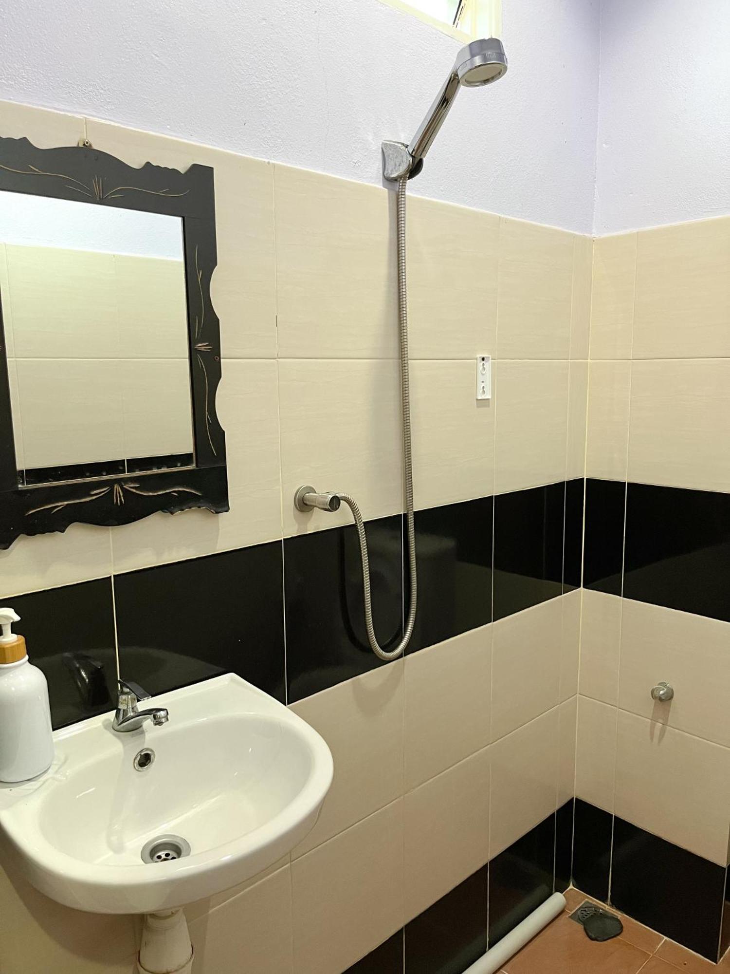 Rayyan'S Roomstay Pantai Kok Bagian luar foto